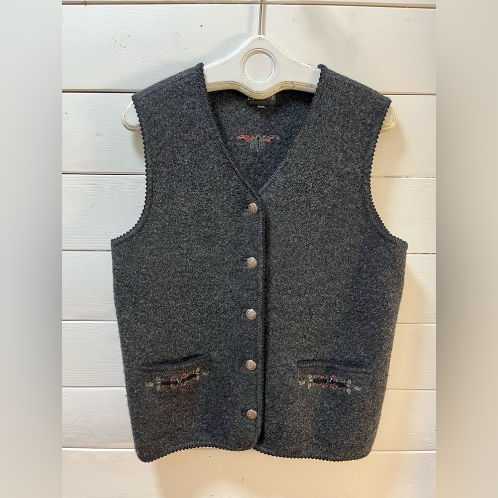 LINDOR Grey Wool Embroidered Vest Size M